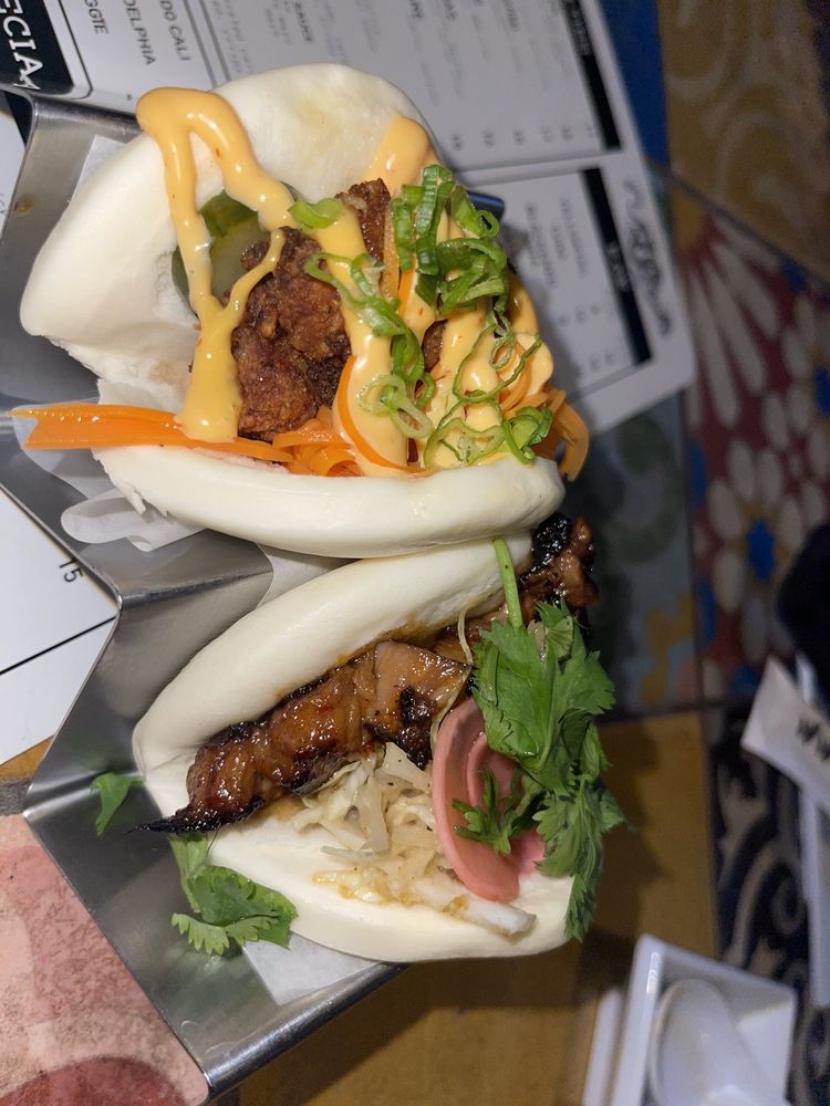 Crispy Chicken Bao