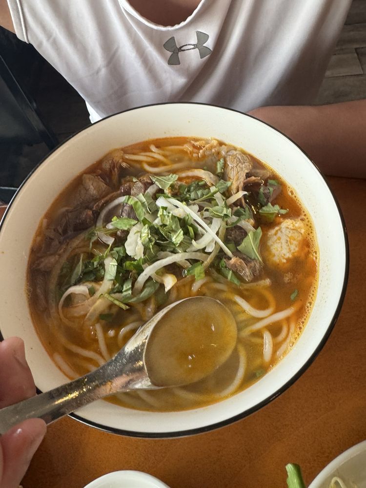 Bún Bò Huế Hoặc Bún Riêu