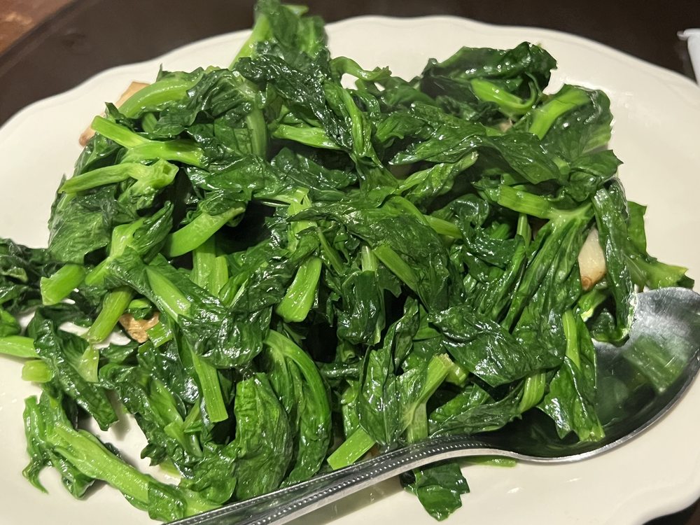 Snow Pea Tips With Mushrooms