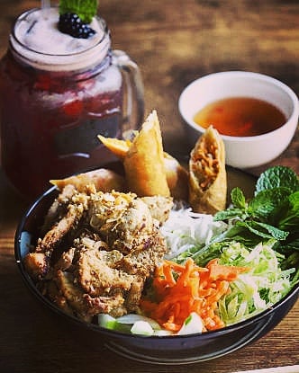 Grilled Chicken Bun Bowl