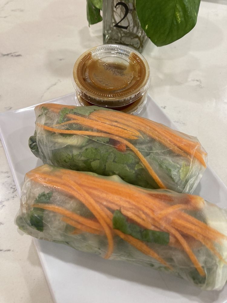 Garlic Beef Fresh Rolls