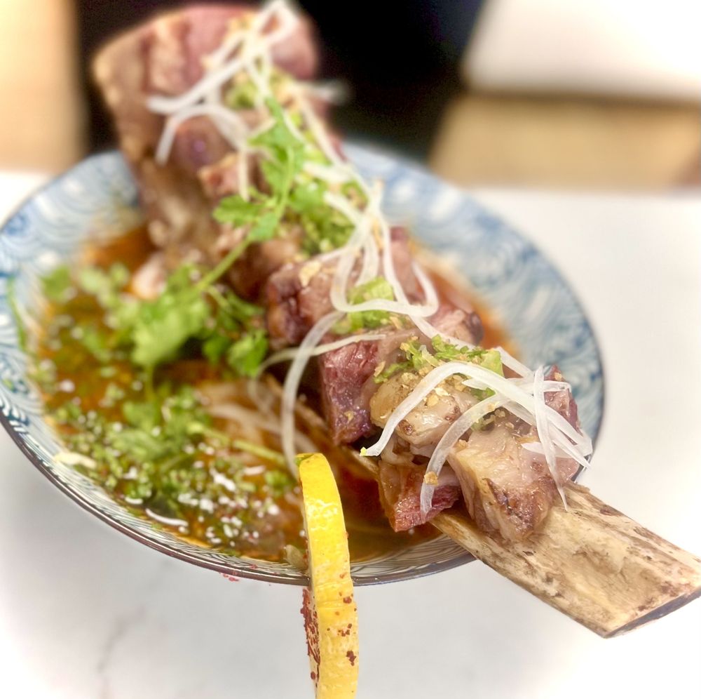 Dino Ribs Pho