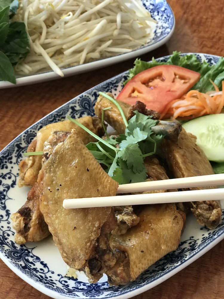 Lequy's Special Chicken Wings