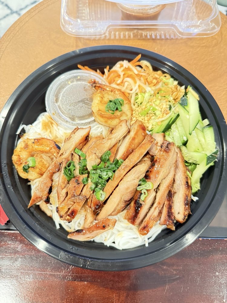 Vermicelli Salad Bowls