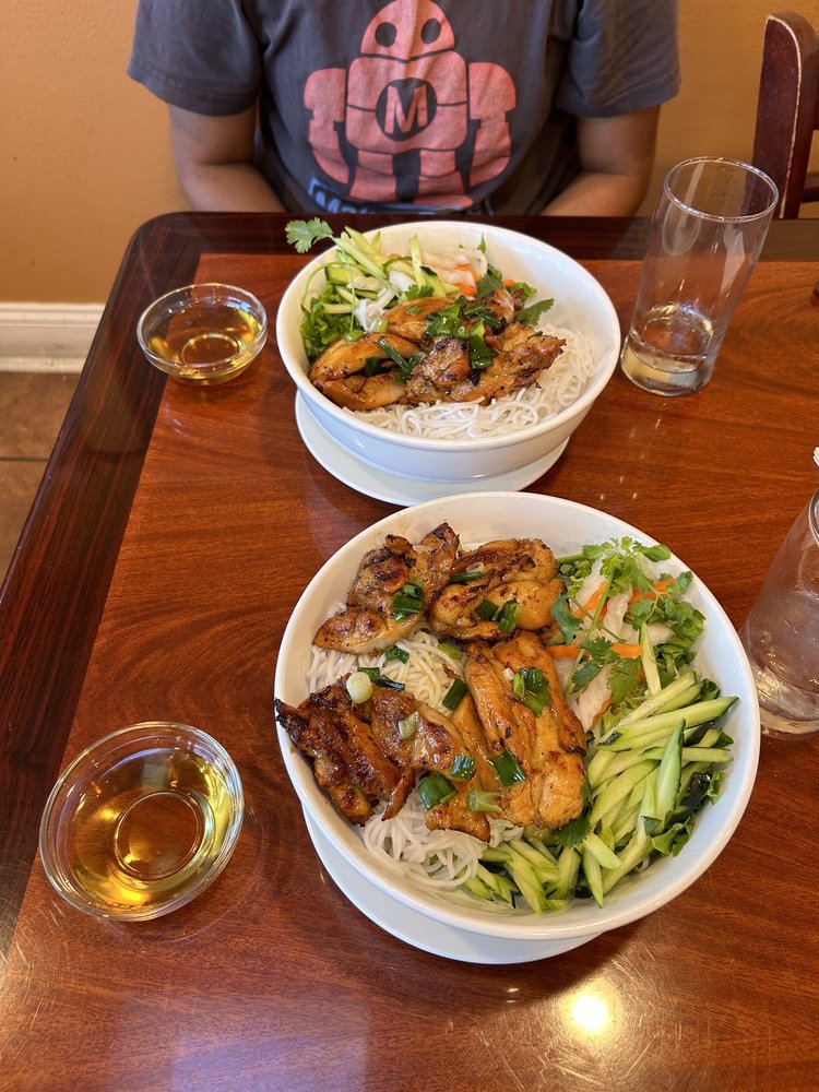 BBQ Chicken Vermicelli Bowl