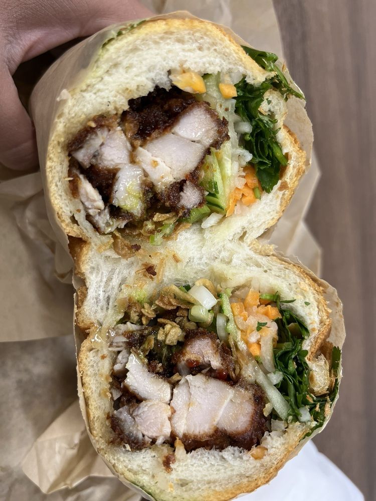 Fried Chicken Banh Mi