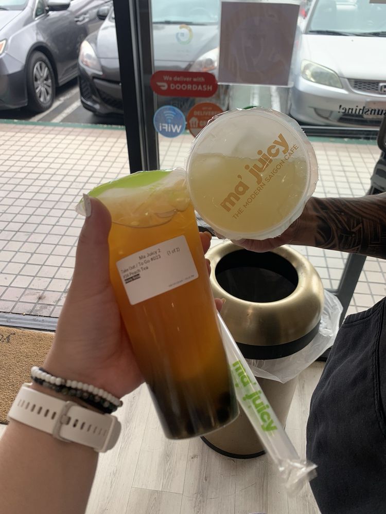 Peach Tea W/ Boba