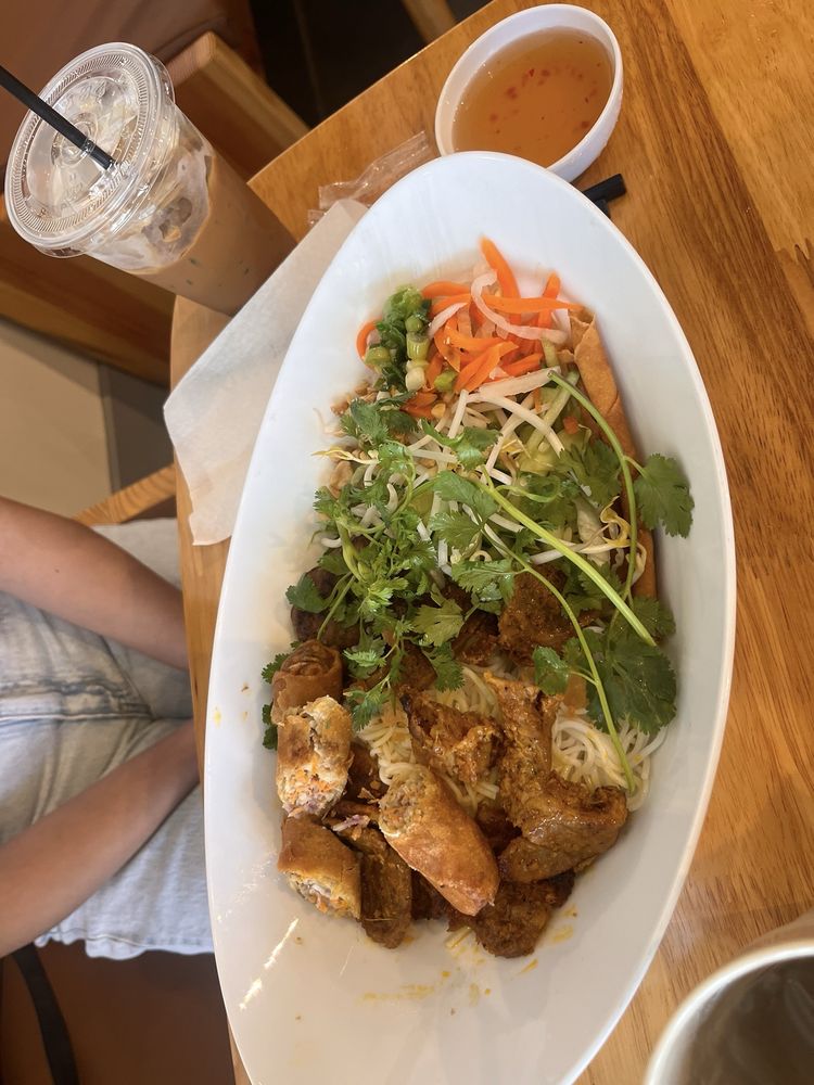 Buon Thit Nuong Dac Biet