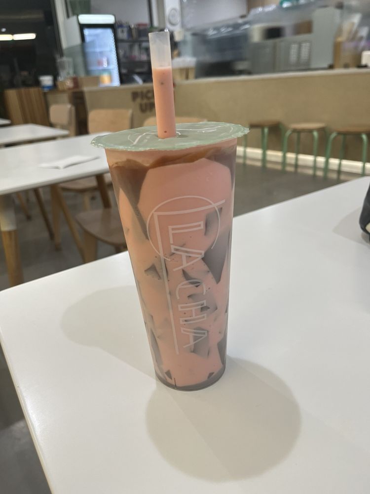 Choco Cup Strawberry Shake
