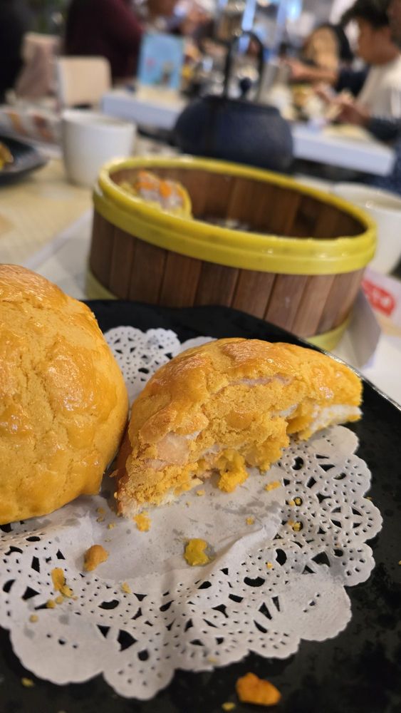 Baked Sweet Custard Buns