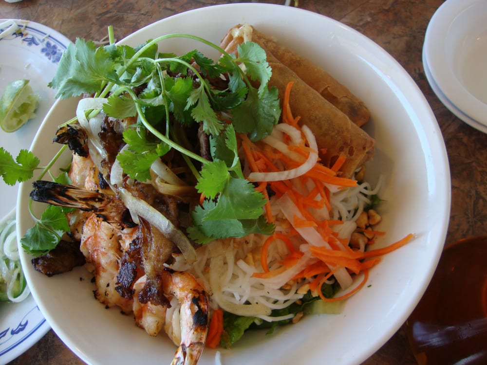 Pho Dac Biet Hong Long Tai Chin Gau Gan Sach