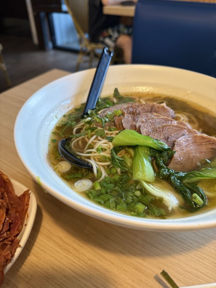 Guizhou Huaxi Beef Noodle贵州花溪牛肉面或粉