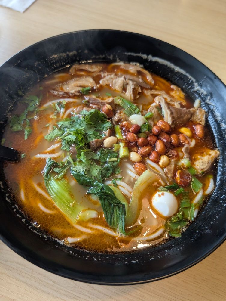 Chongqing Braised Pork Intestine Noodle重庆肥肠面或粉