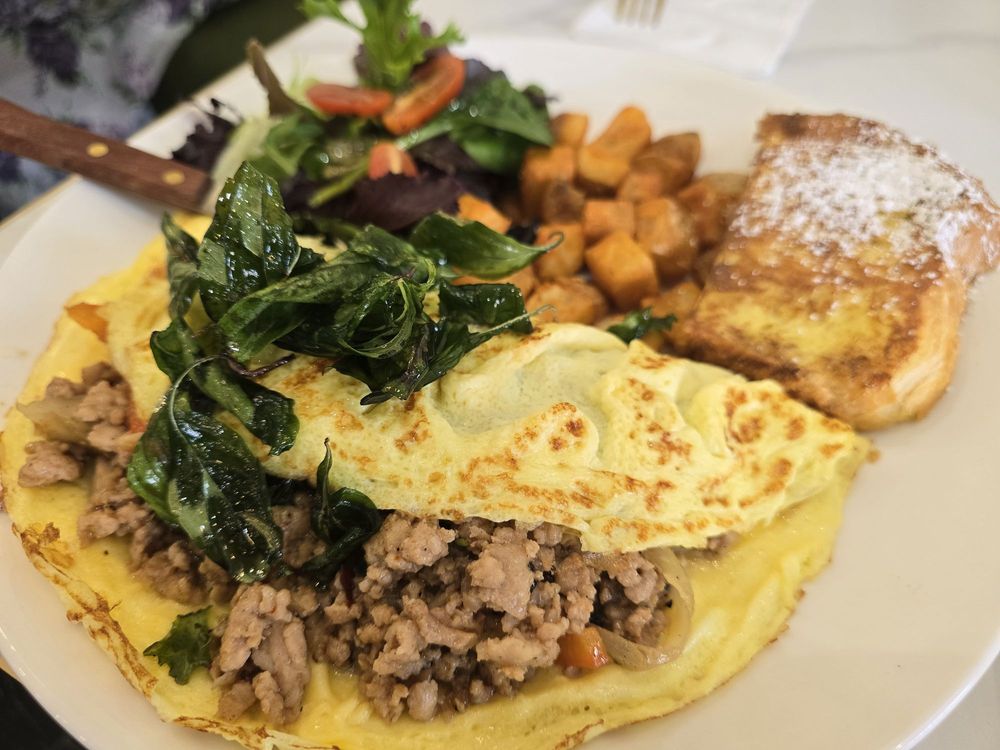 Holy Chili Bomb Basil Omelette