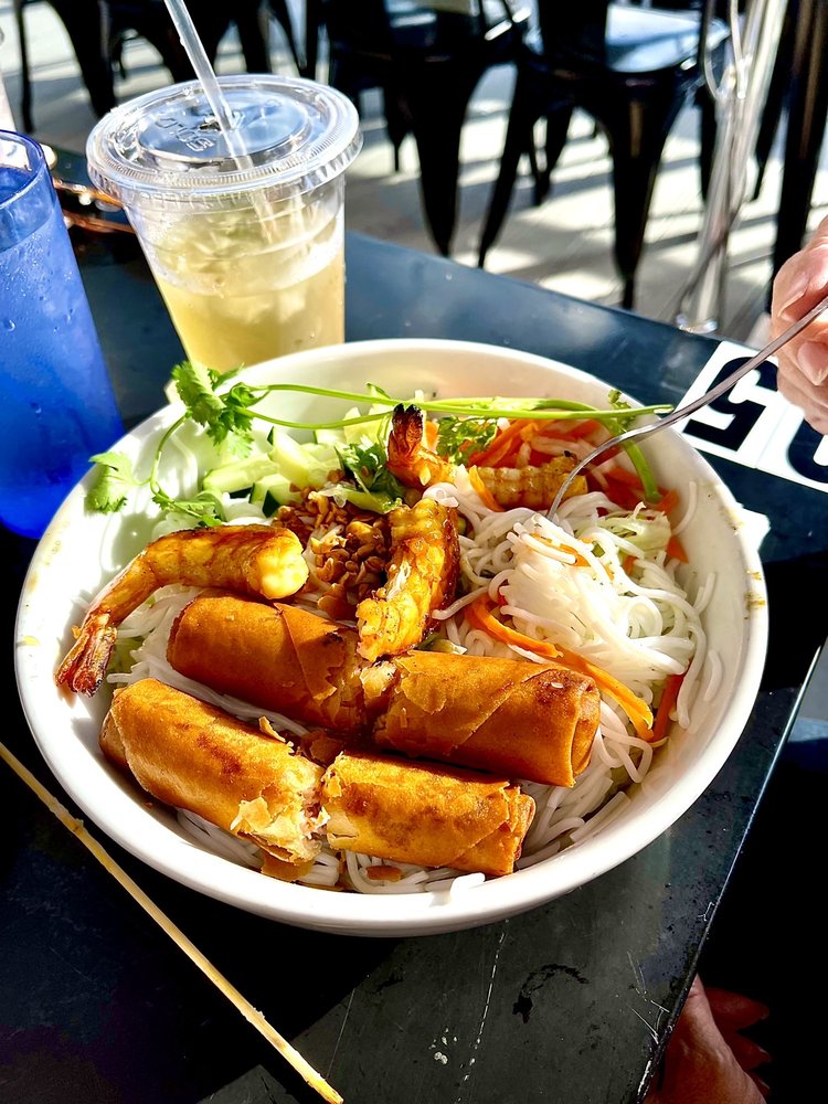 Vermicelli Noodle with Charbroiled/ Bun Thit Nuong