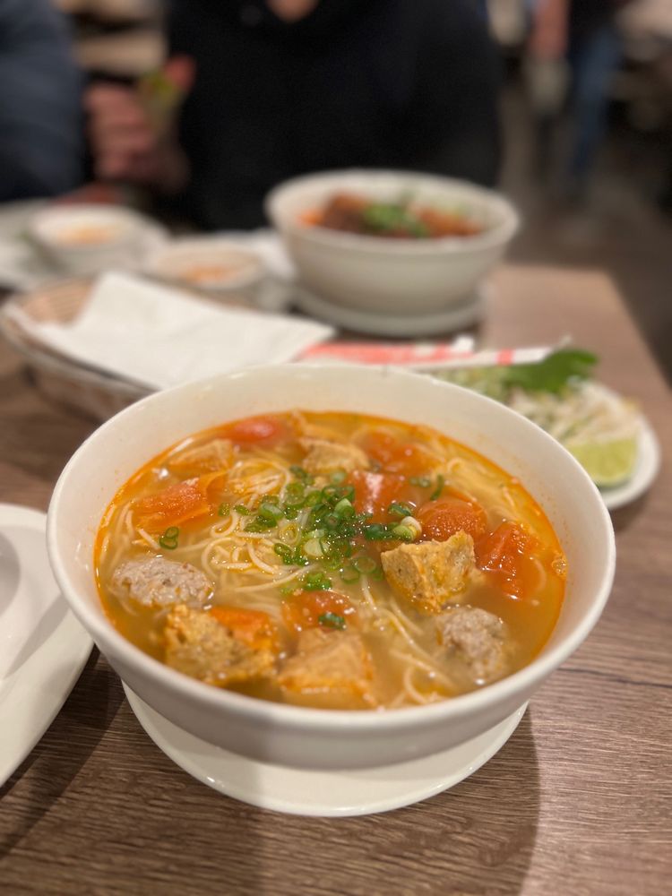 Rice Vermicelli with Shrimp & Crab Paste / Bún Riêu