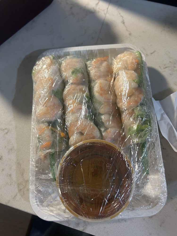 Shrimp Spring Rolls / Gỏi Cuốn Tôm