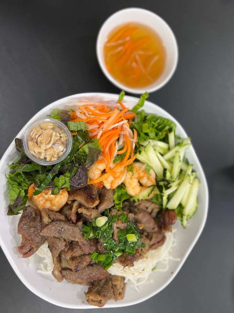 Bun Tom Nuong - Grilled Shrimp Vermicelli