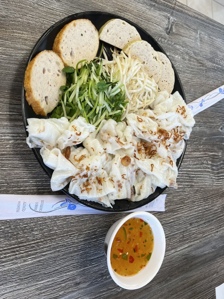 With Fried Onion / Bánh Ướt Nhân Hành Phi