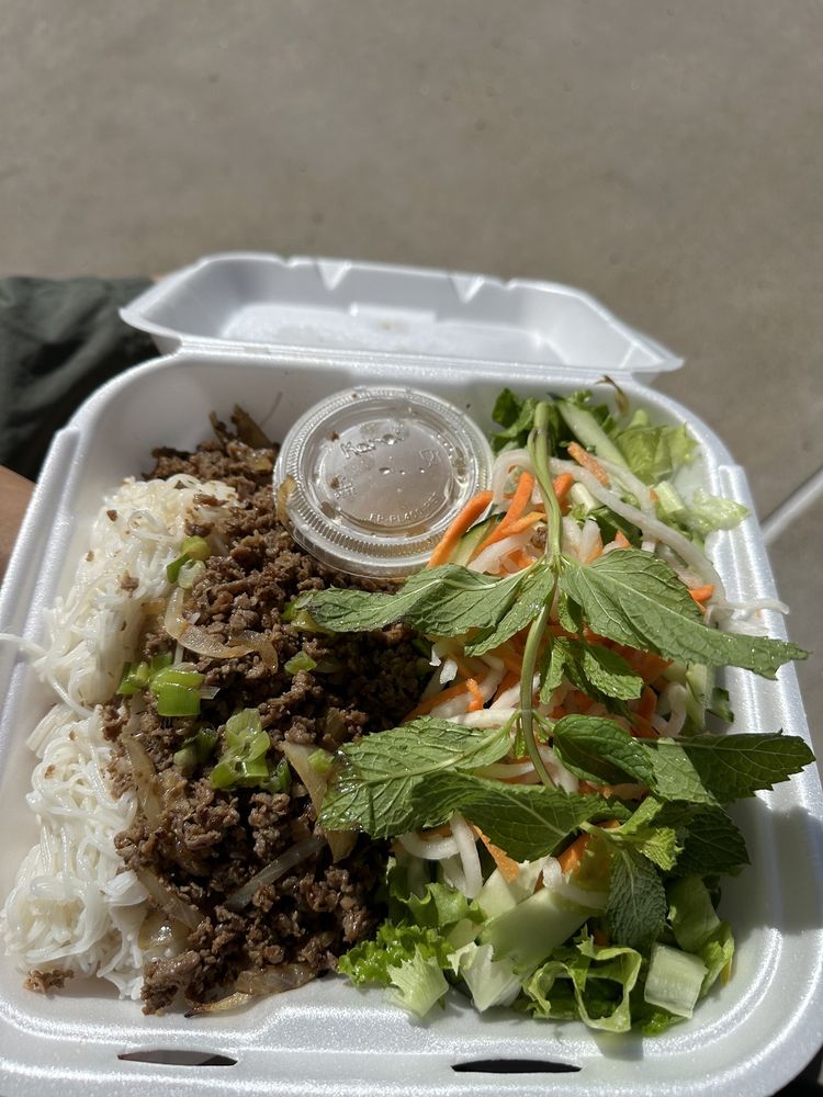 Vietnamese Rice Noodle Salad