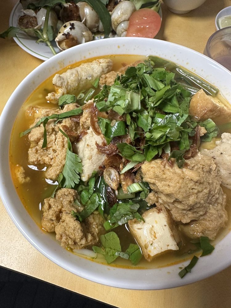 Canh Bun