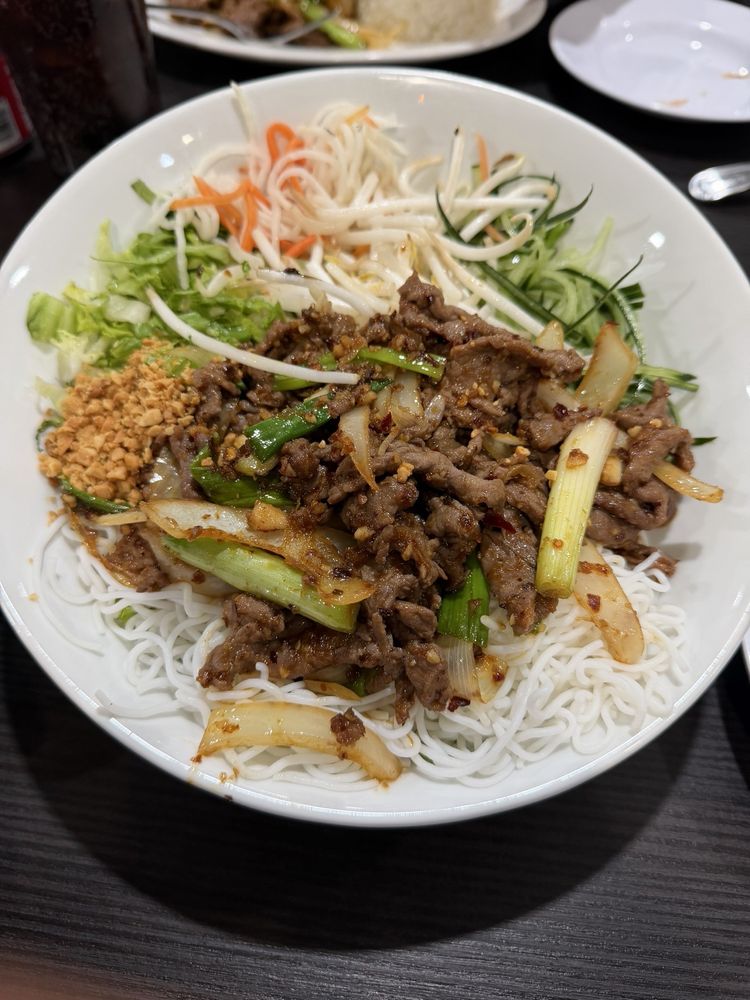 Lemongrass And Hot Pepper Beef With Vermicelli