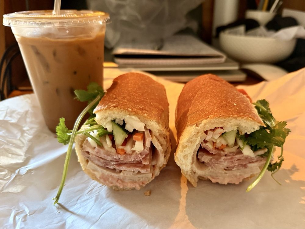 Bánh Mì Đặc Biệt / House Special Sandwich