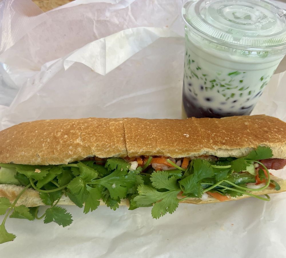 Bánh Mì Thịt Gà / Grilled Chicken Sandwich