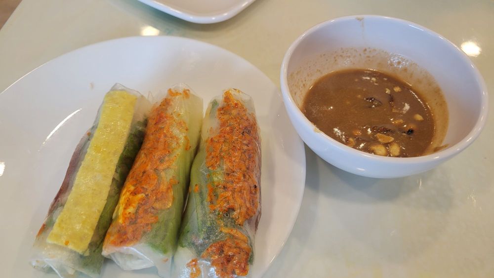 Bo Bia Spring Rolls