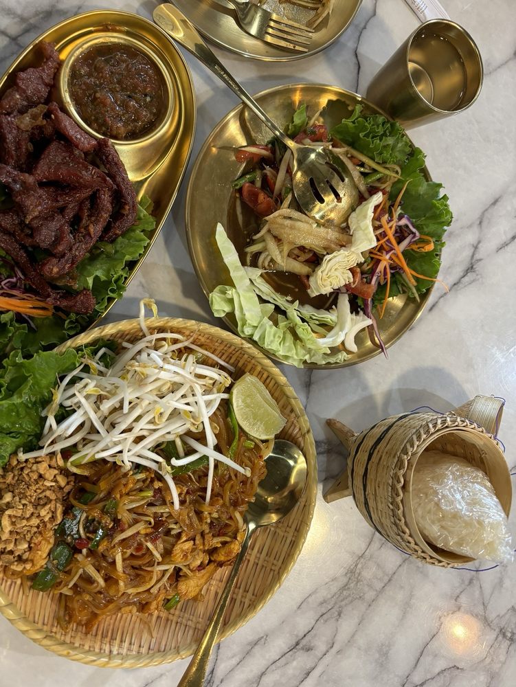 Beef Jerky ( Seen Lod) W/sticky Rice