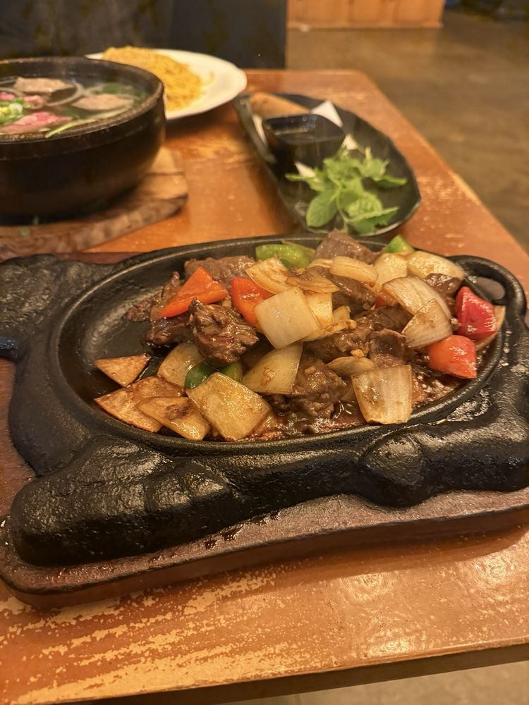 Garlic Wok Seared Filet Mignon Pho