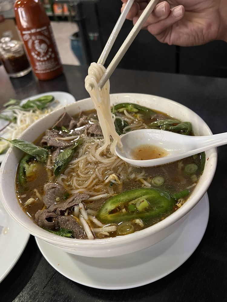 Rare and Welldone Soup Pho Tai Chin