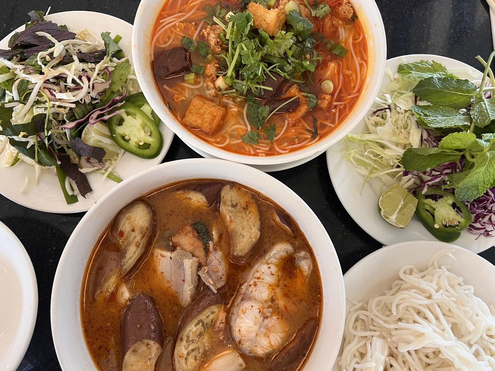 Bun Mam Va Rau Dac Biet