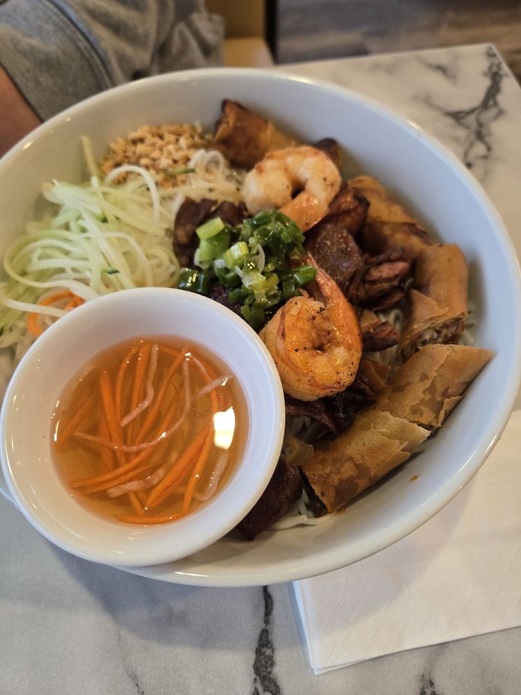 House BBQ Vermicelli Bowl