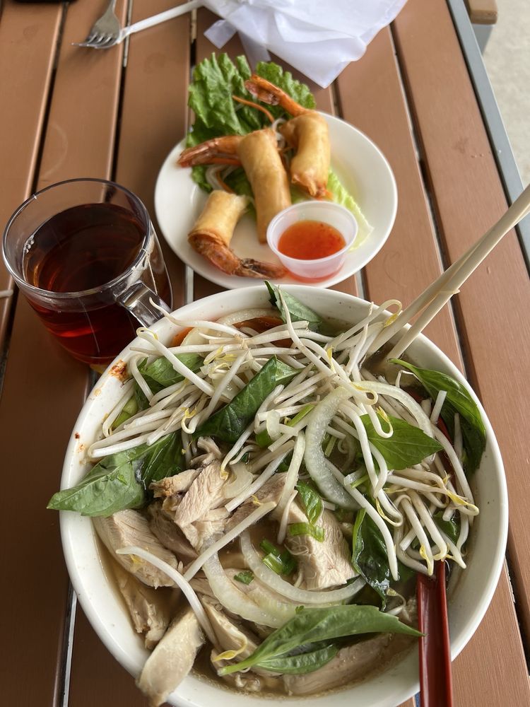 Tom Cuon Shrimp Roll