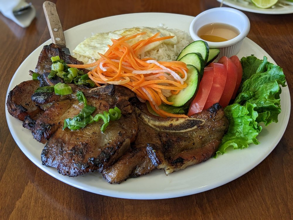 Vietnamese Grill BBQ Mon Nong