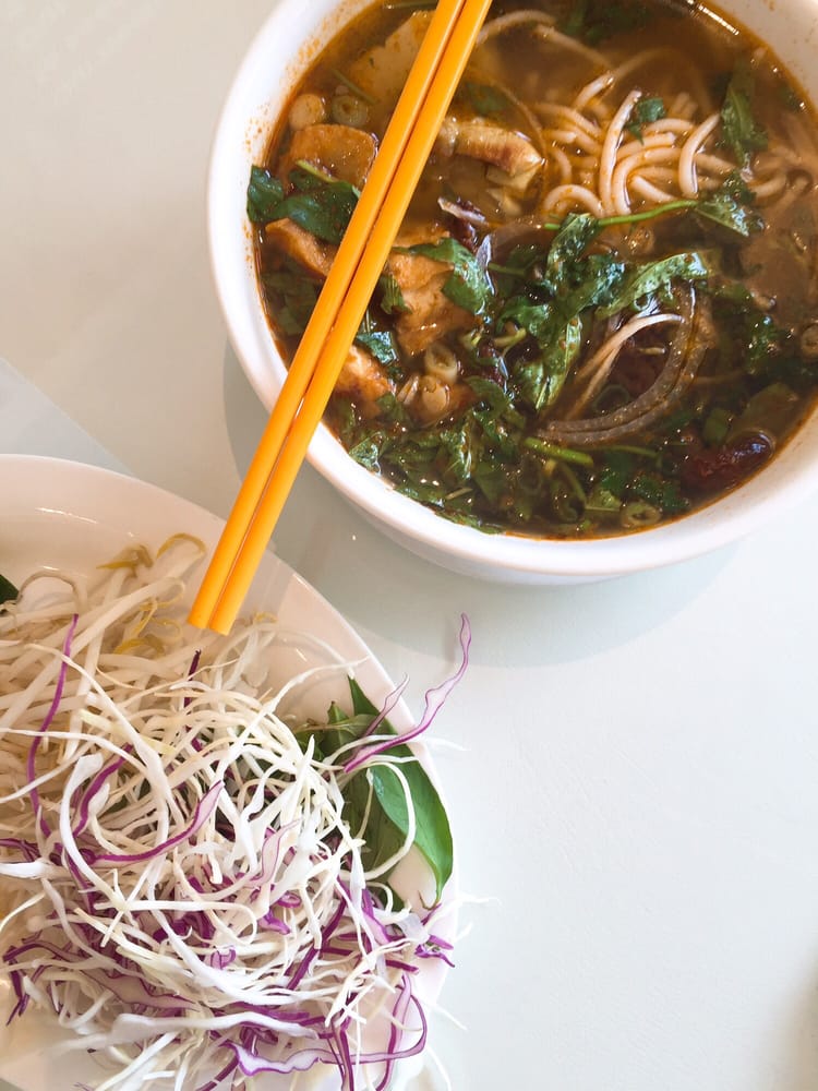 Hue's Spicy Soup / Bún Bò Huế