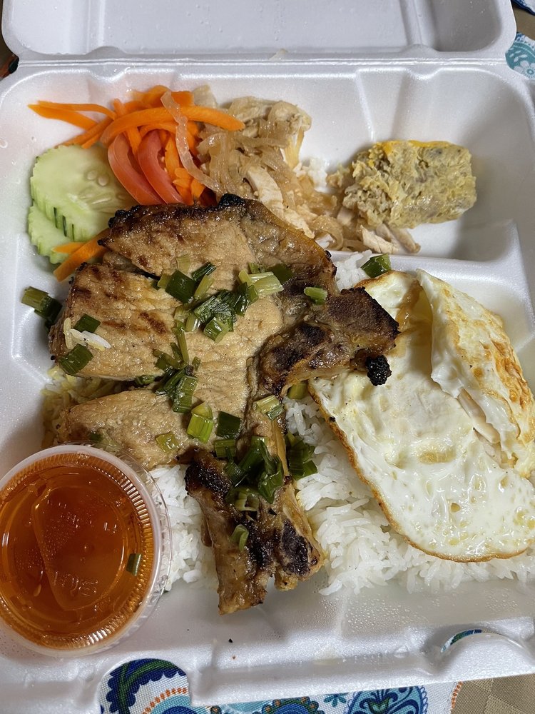 Sauteed Chicken with Lemongrass and Chili Rice Dish