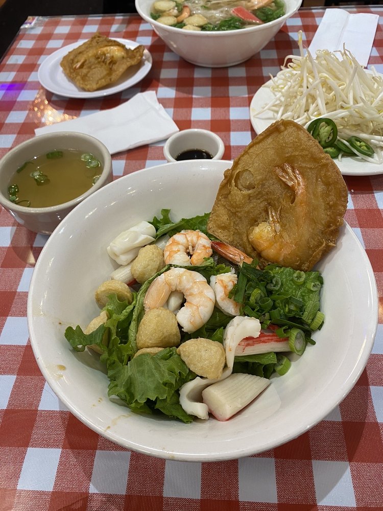 Dry Seafood Noodle