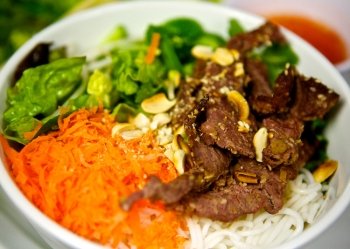 Grilled Beef Vermicelli / Bún Bò Nướng
