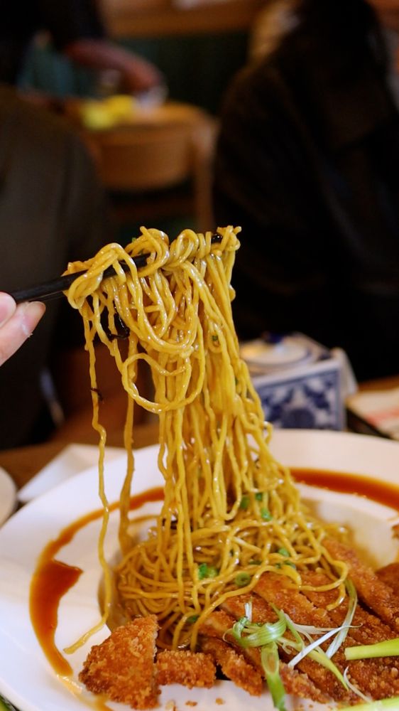 Taibei Fried Pork Chop Noodles