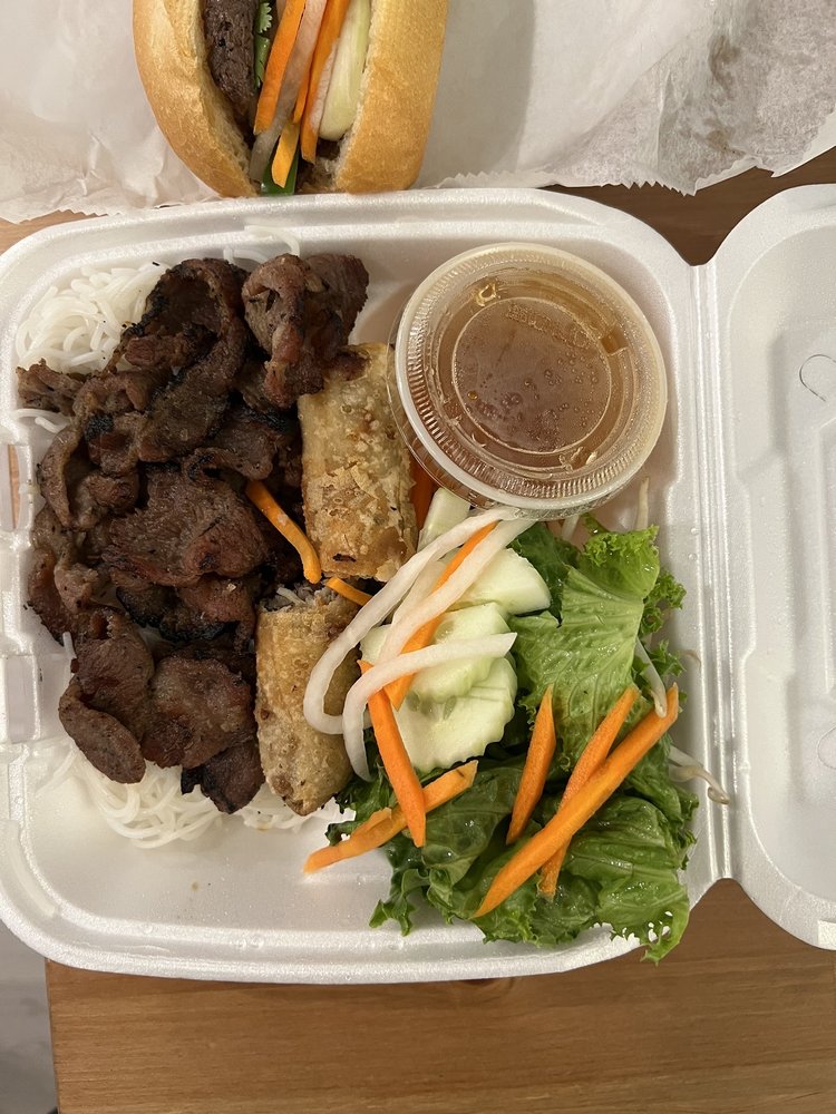 Crispy Rolls Bún Chả Giò