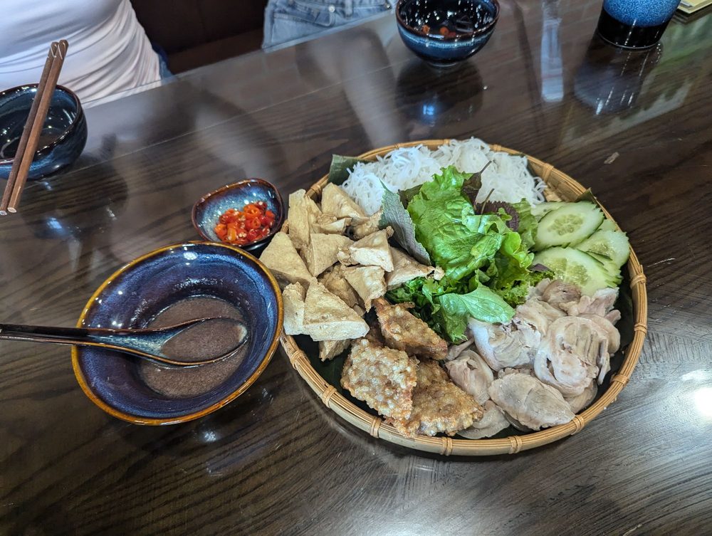 Vermicelli W/ Tofu & Shrimp Paste/bun Dau Mam Tom