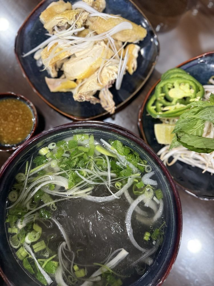 Fresh Chicken W/ Glass Noodle/mien Ga Tuoi