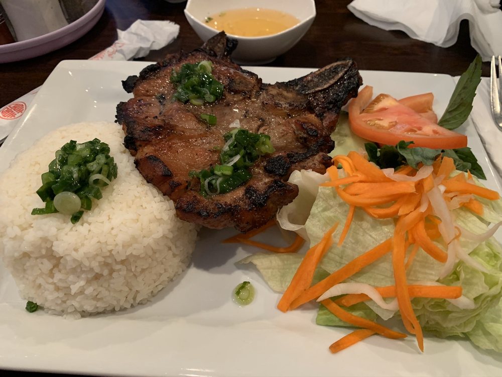 BBQ Pork Chop Broken Rice / Com Suon Suong