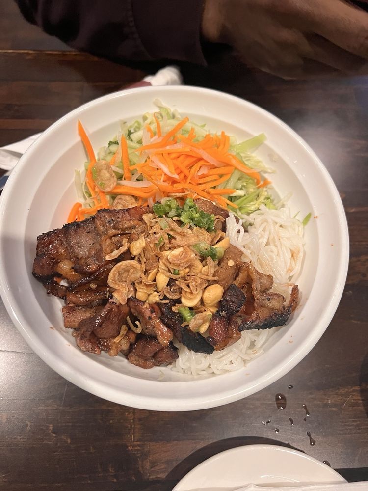 BBQ Sliced Pork Vermicelli / Bun Thit Nuong
