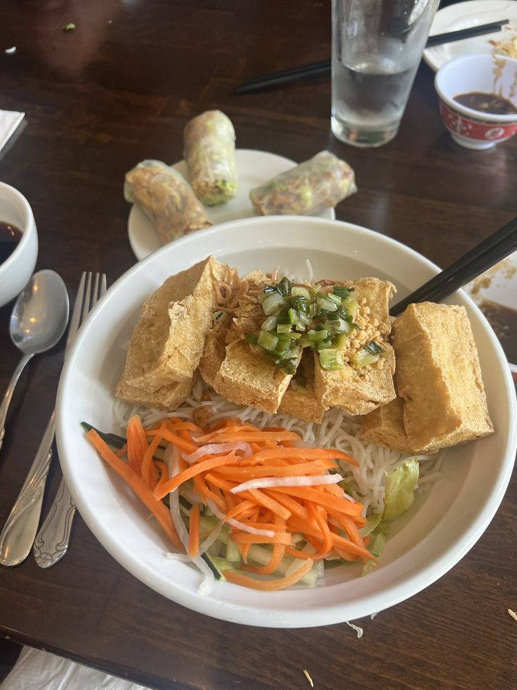 Fried Tofu Vermicelli / Bun Dau Hu Chien