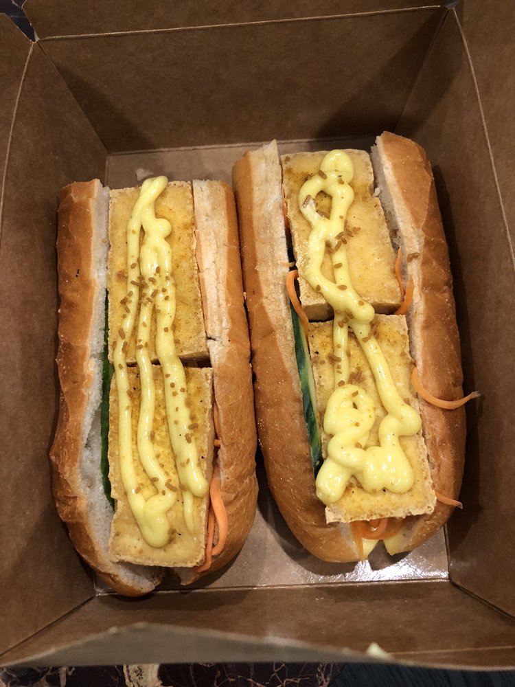 Curry Tofu Banh Mi Lunch