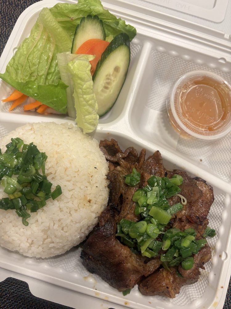 Mama Mi Special Broken Rice Platter