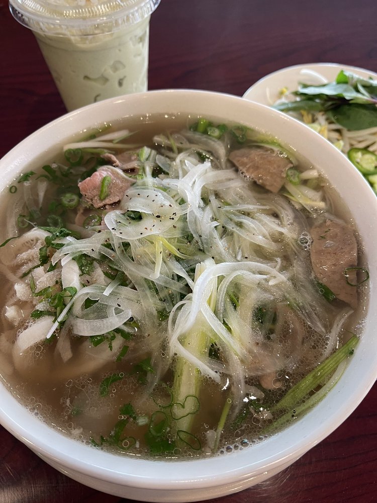 Deluxe Pho